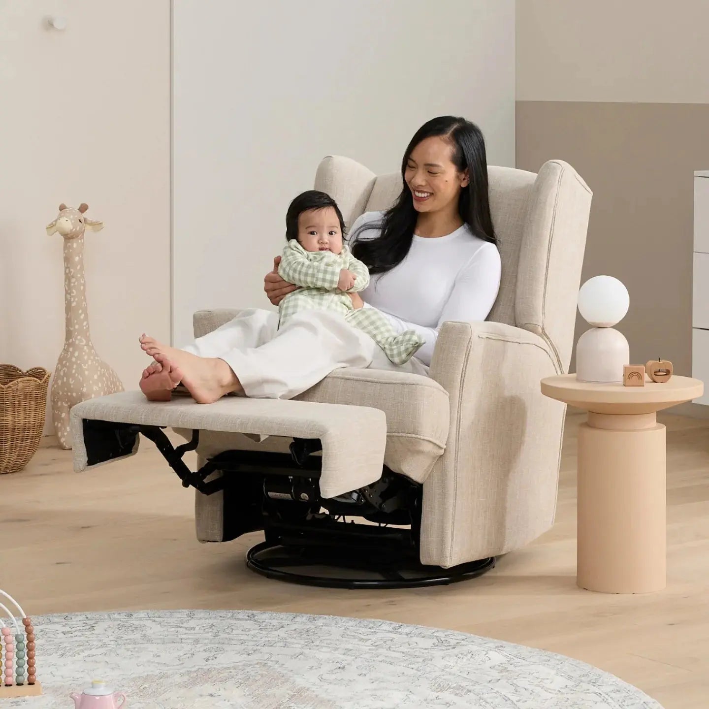 Il Tutto Chelsea Electric Recliner Glider Chair with USB