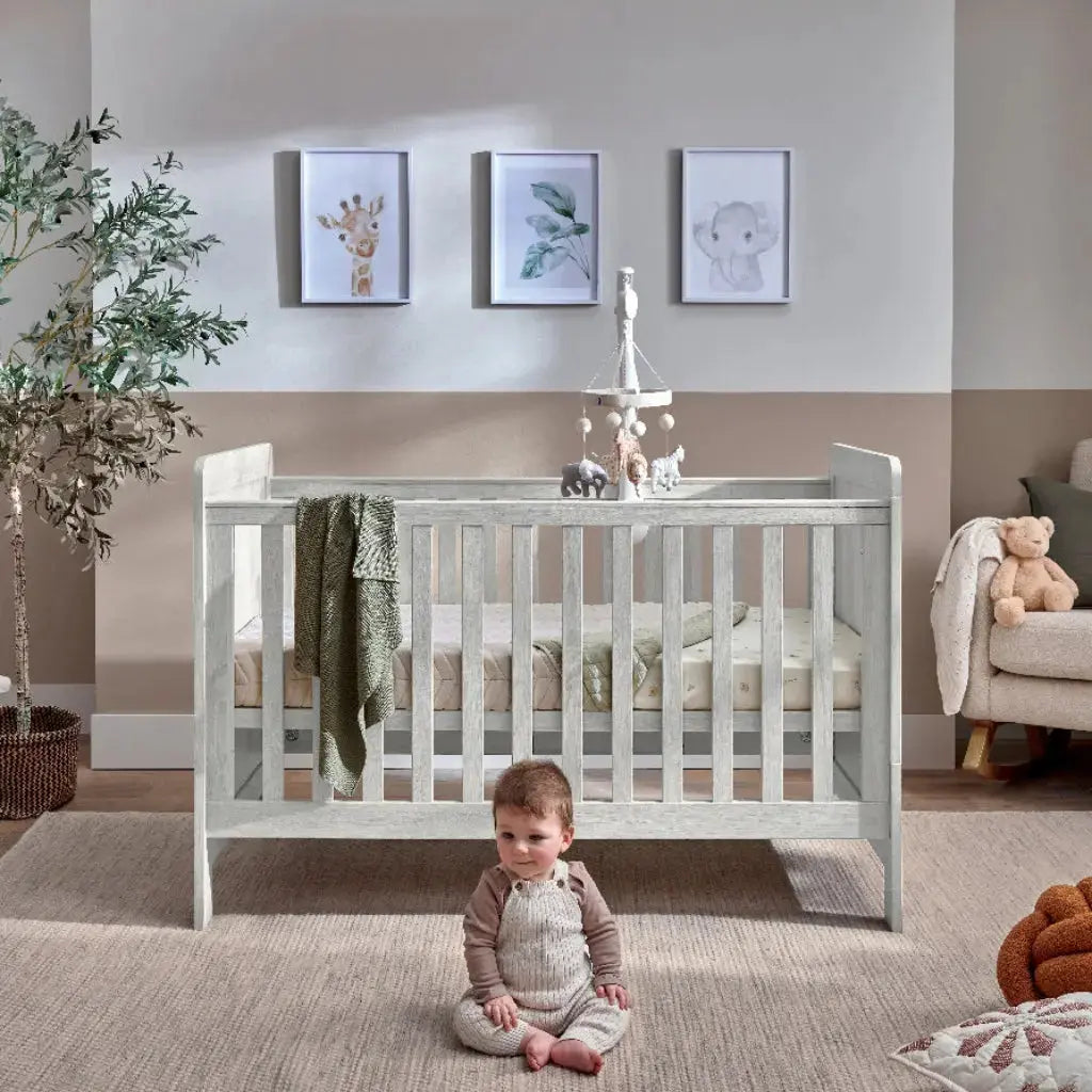 Mamas & Papas Atlas Cot bed