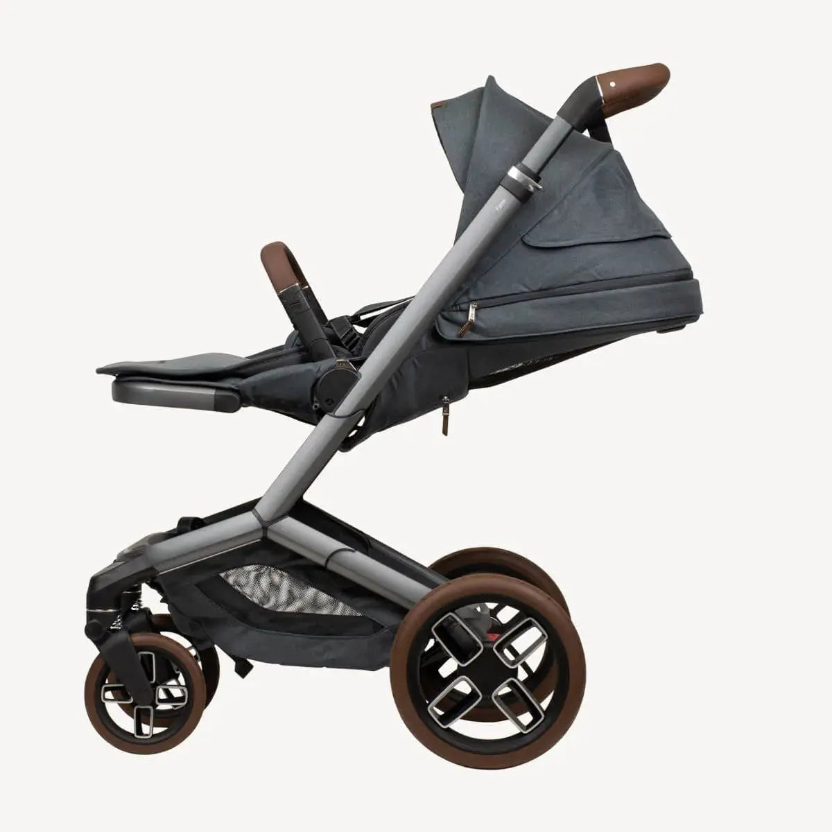 Maxi Cosi Fame Stroller and Bassinet - Twillic Graphite