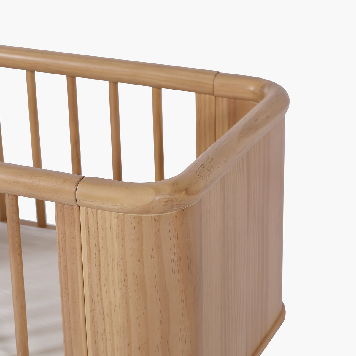 Seena Willow bassinet timber dowel sides