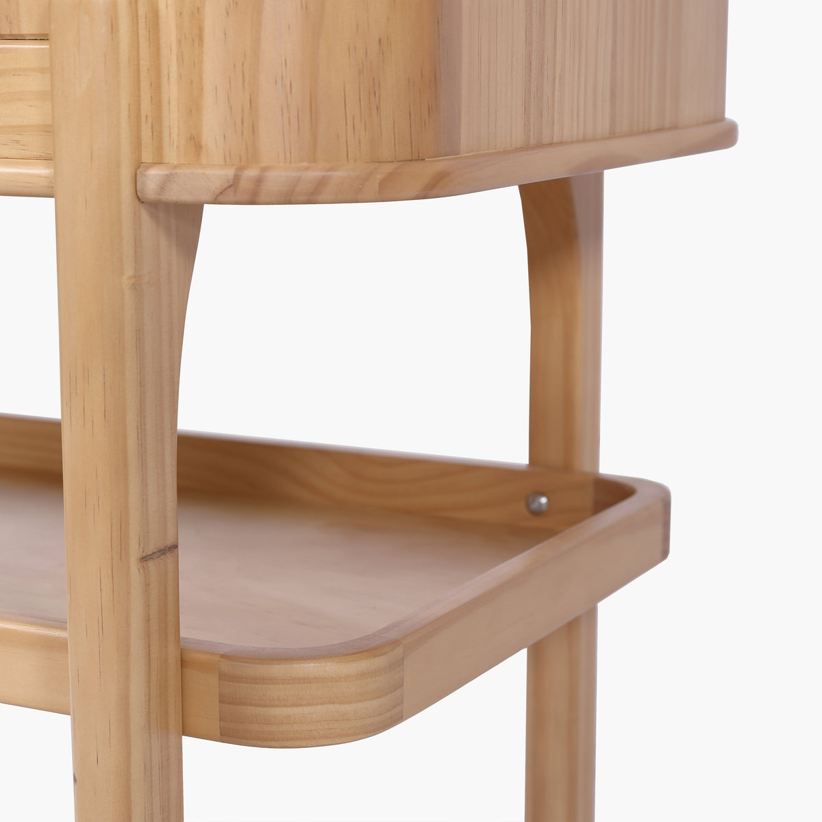 Seena Willow bassinet lower shelf detail