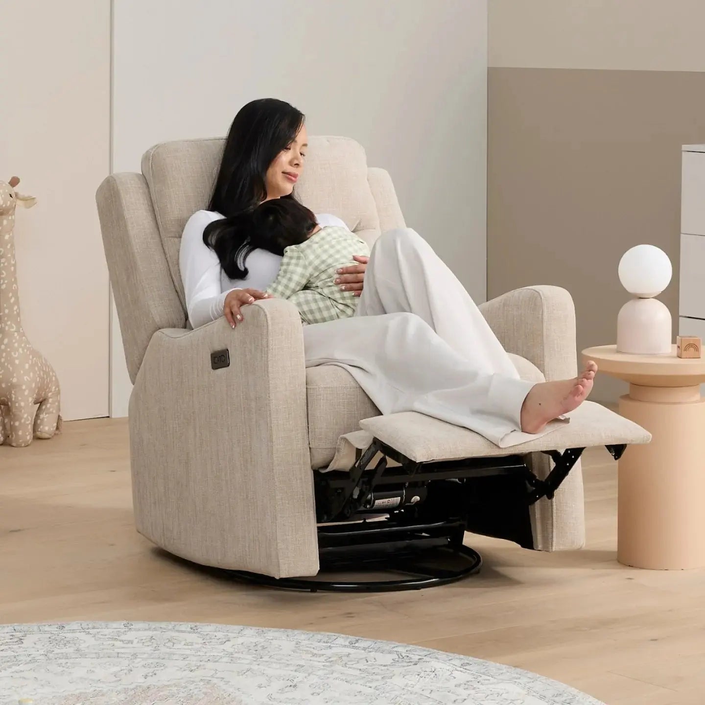Il Tutto Henry Electric Recliner and Glider Chair with USB  