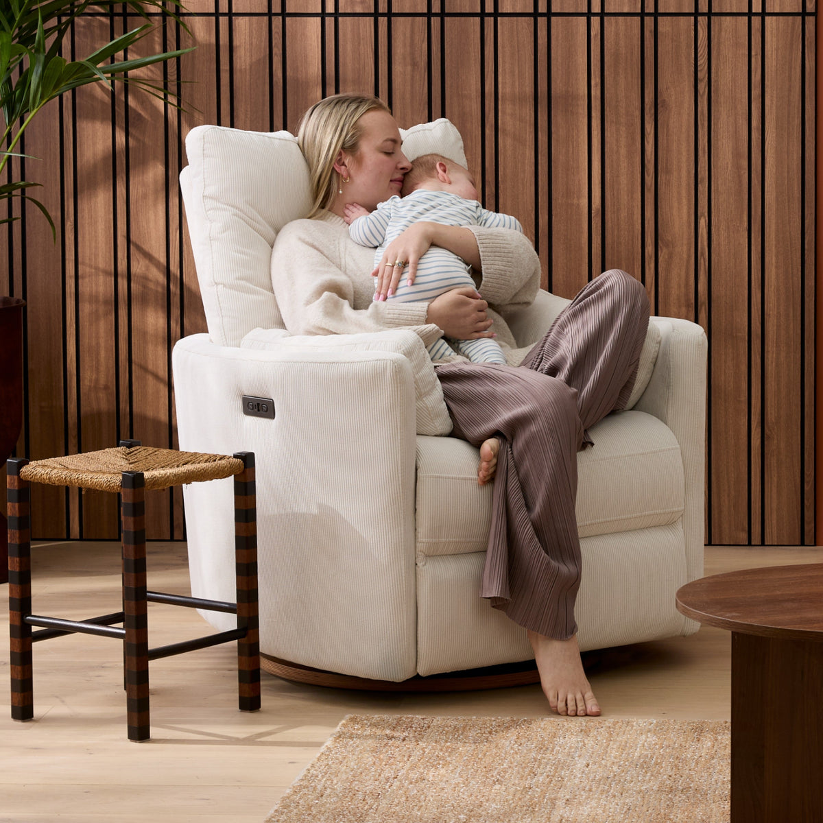 il Tutto Lola Coconut Corduroy nursing chair – rounded arms and arm support cushions