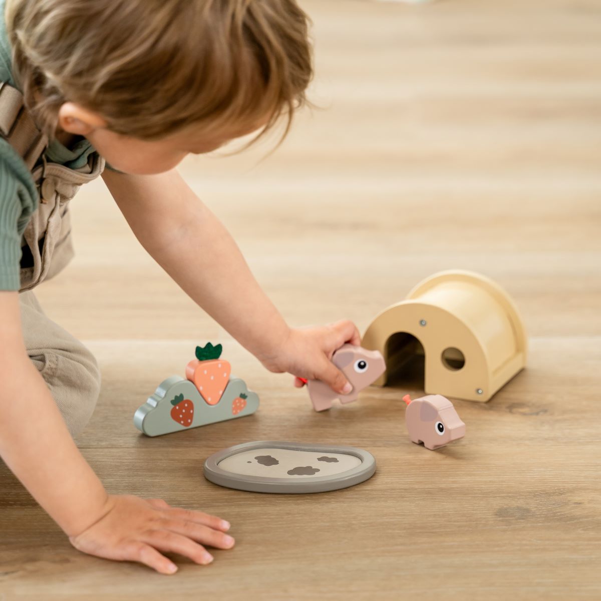 Done by Deer Tiny Farm Play Set Pigee