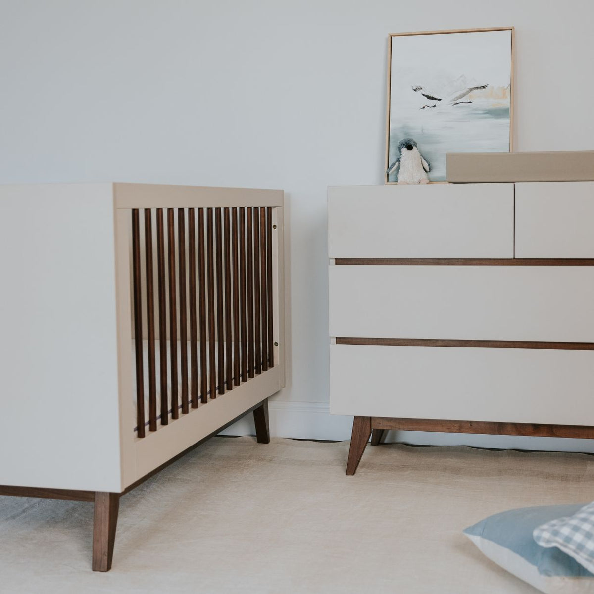 Babyrest Hugo Cot and Chest in a neutral nursery