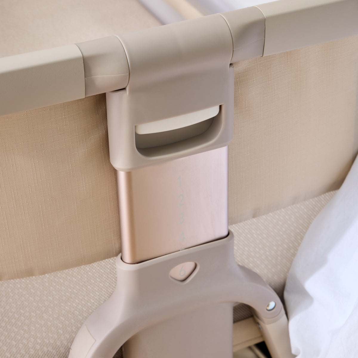 CoZee Breeze Zen height adjuster close-up