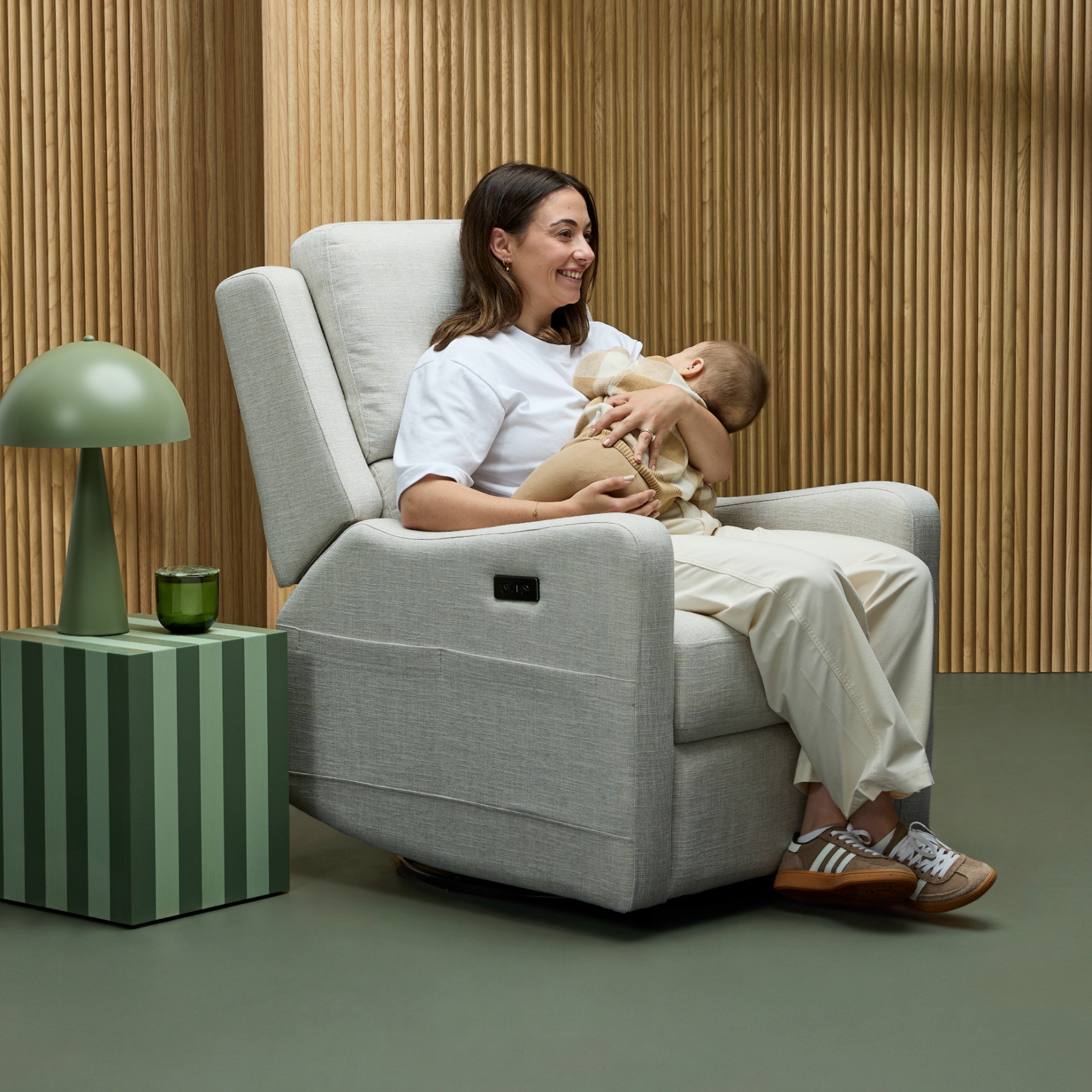 Henry Plus Massage & Heat Nursing Chair in Eggshell