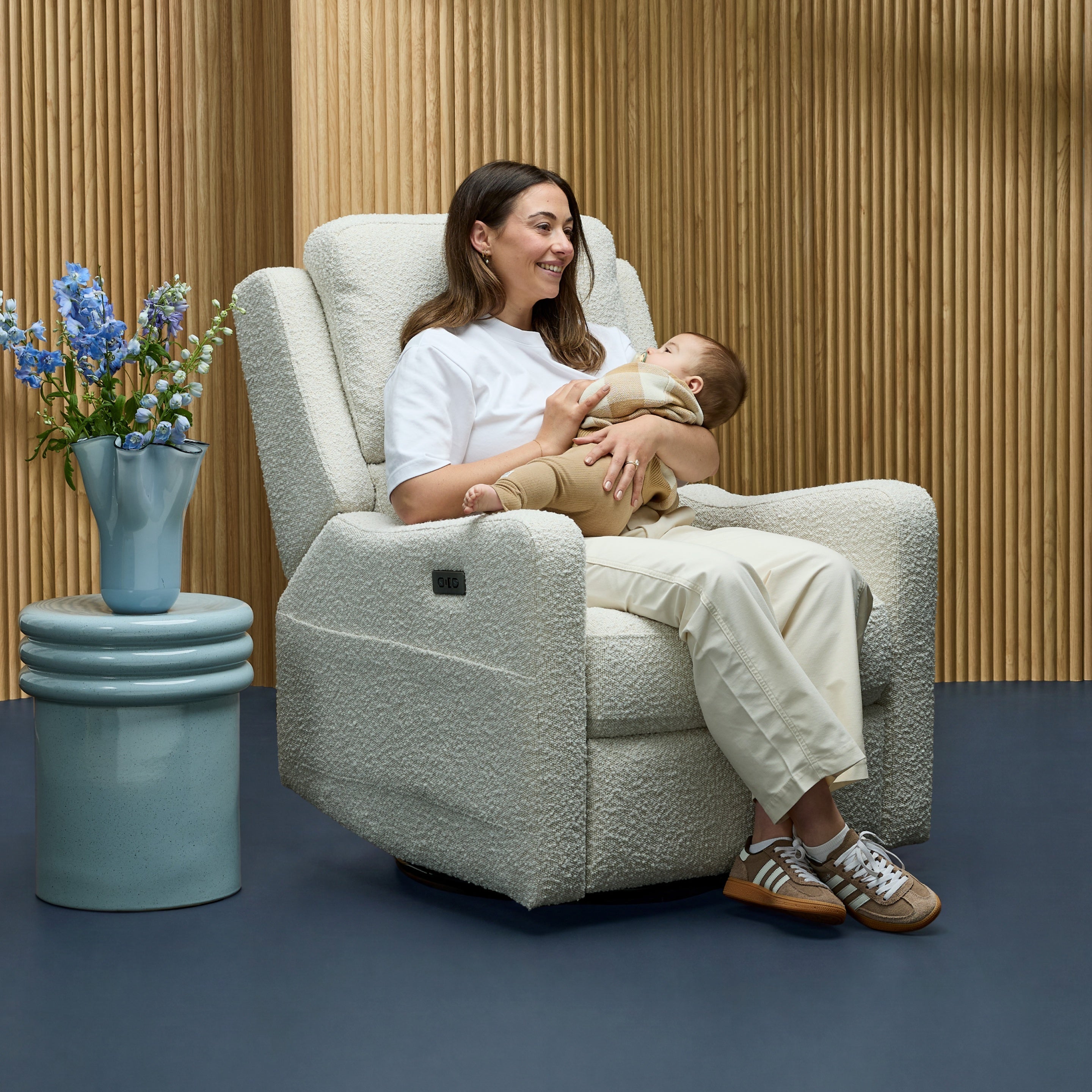 Henry Plus nursing chair adjustable air lumbar support
