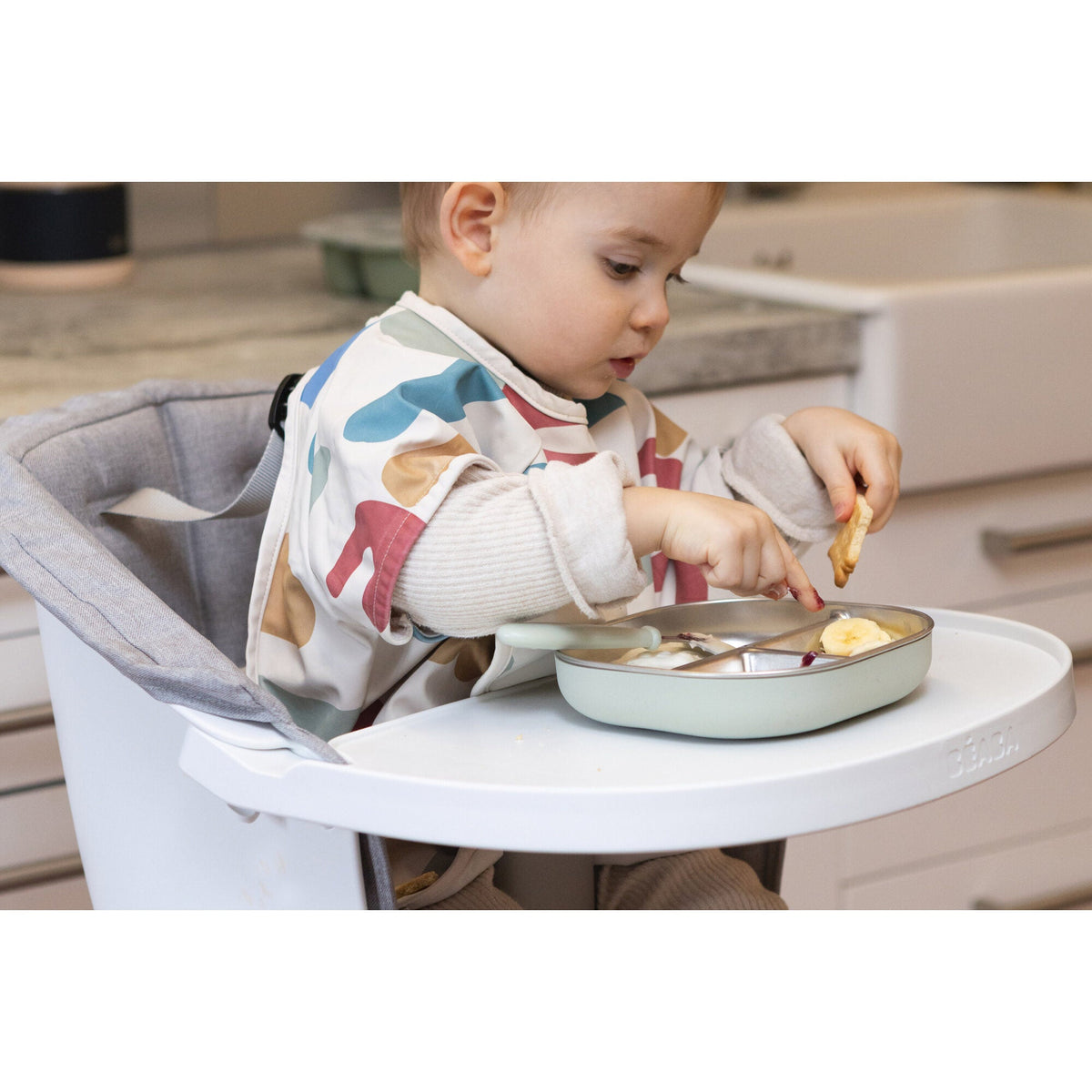 Beaba stainless steel divided plate Misty Green lifestyle