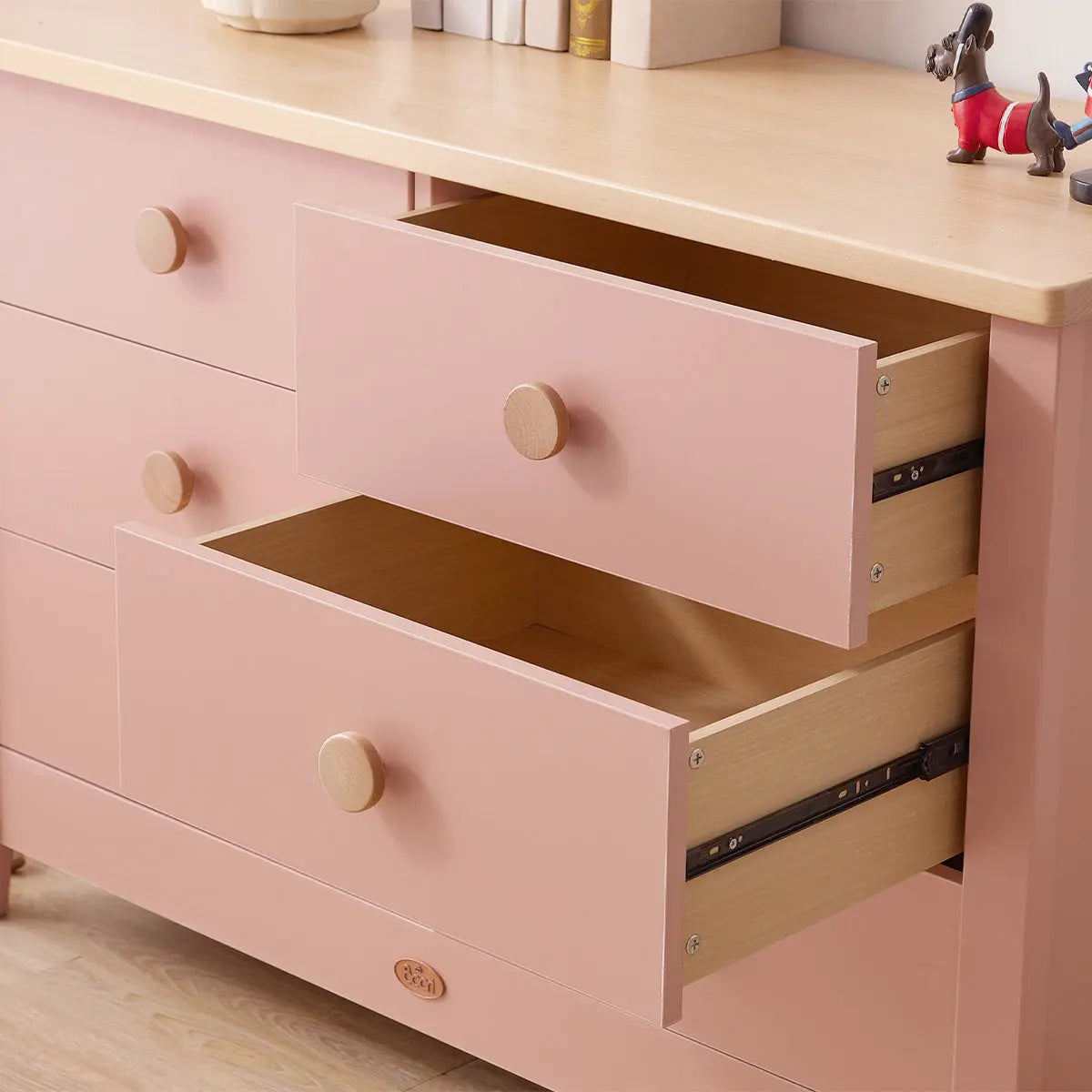 Universal 6 Drawer Chest