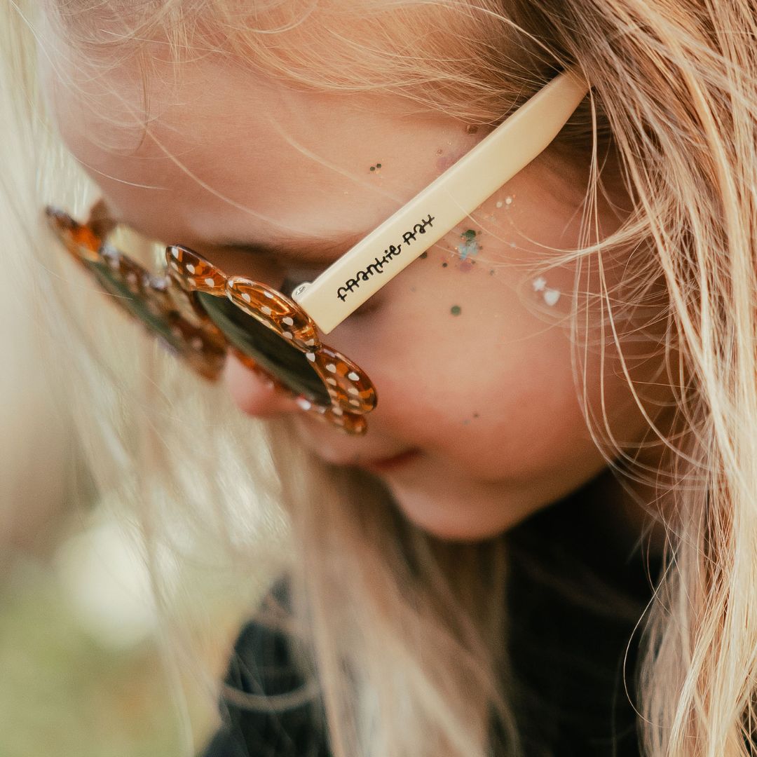 Baby Daisy - Crystal Yellow with white heart