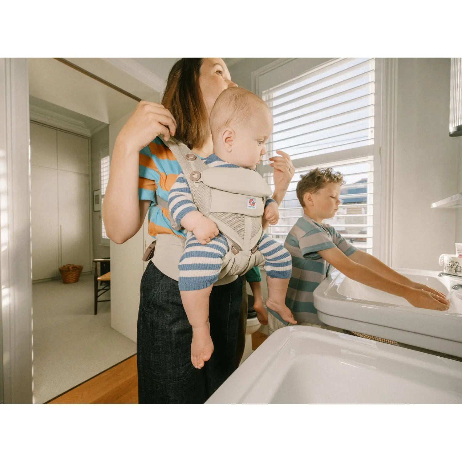 Ergobaby Omni Classic Mesh Baby Carrier - Natural Beige