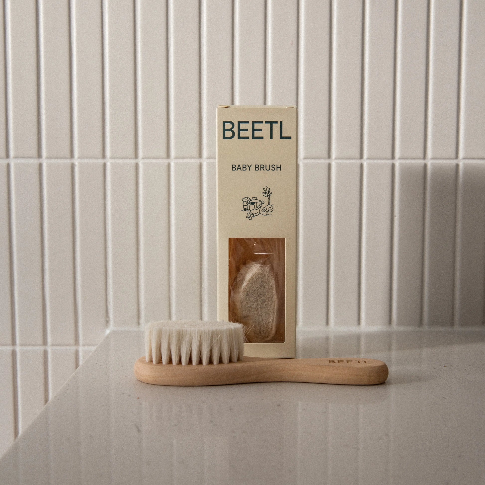 BEETL Baby Brush wooden handle and goat's wool bristles close-up