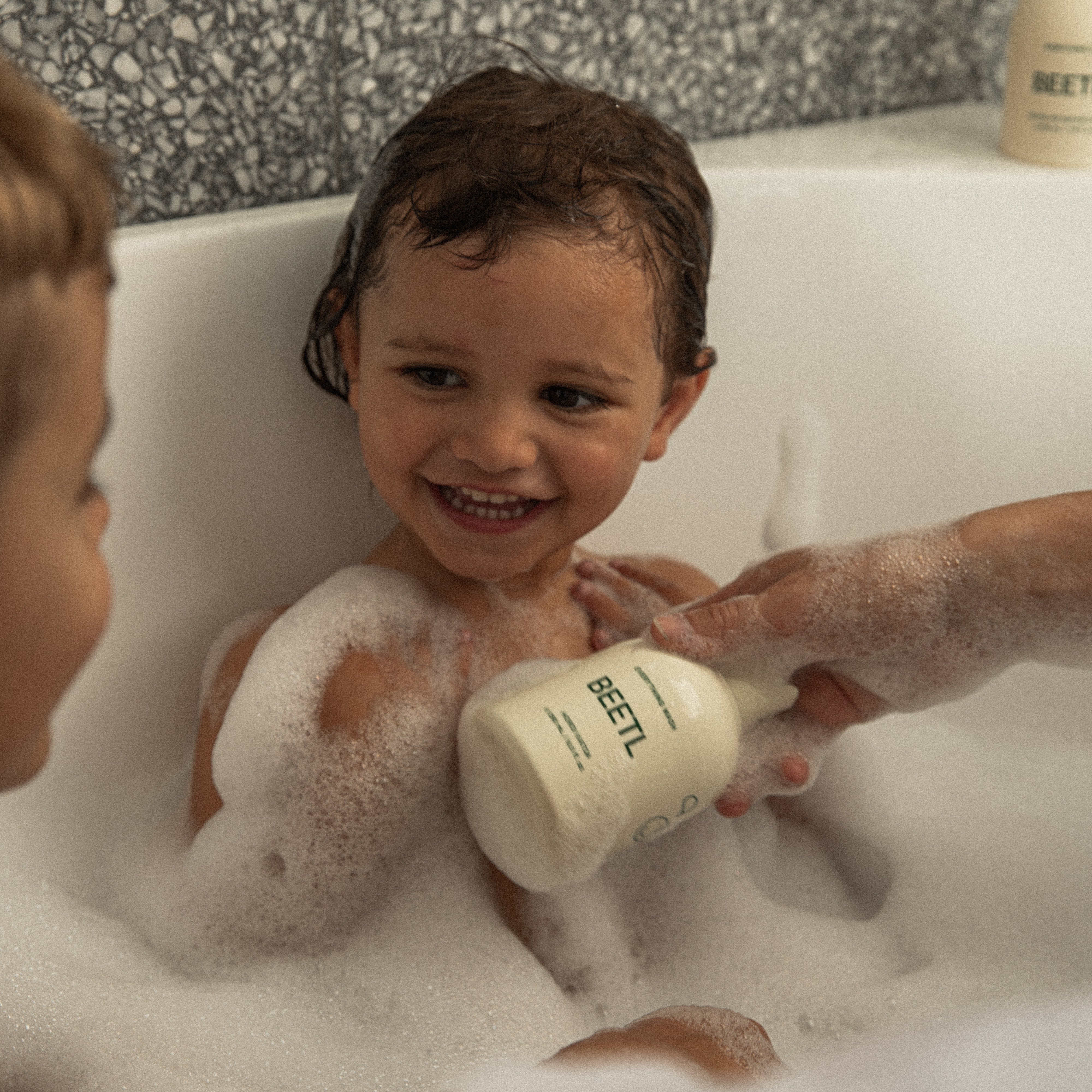 BEETL Everything Wash 250ml, lifestyle bath time shot