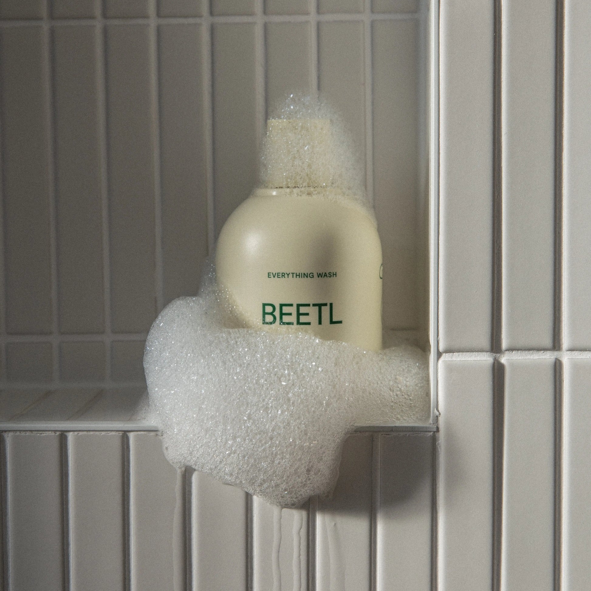 BEETL Everything Wash 250ml, texture and lather