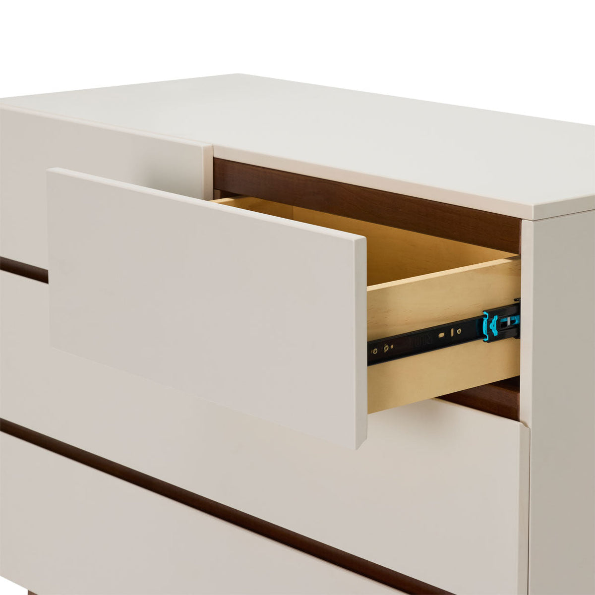 Babyrest Hugo Chest soft-close drawer detail