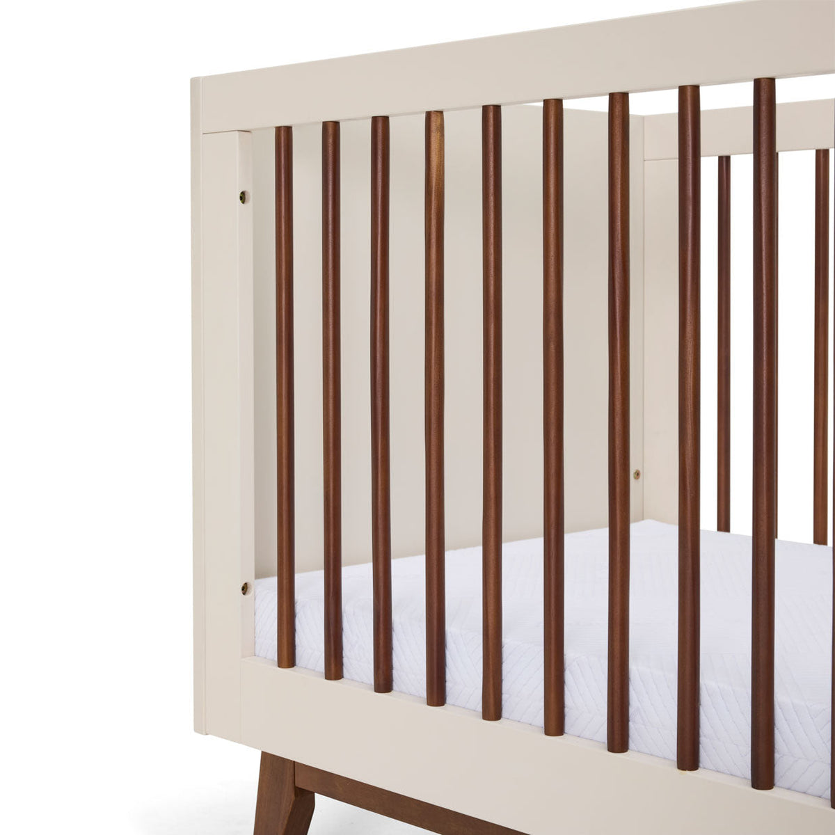 Babyrest Hugo Cot corner detail