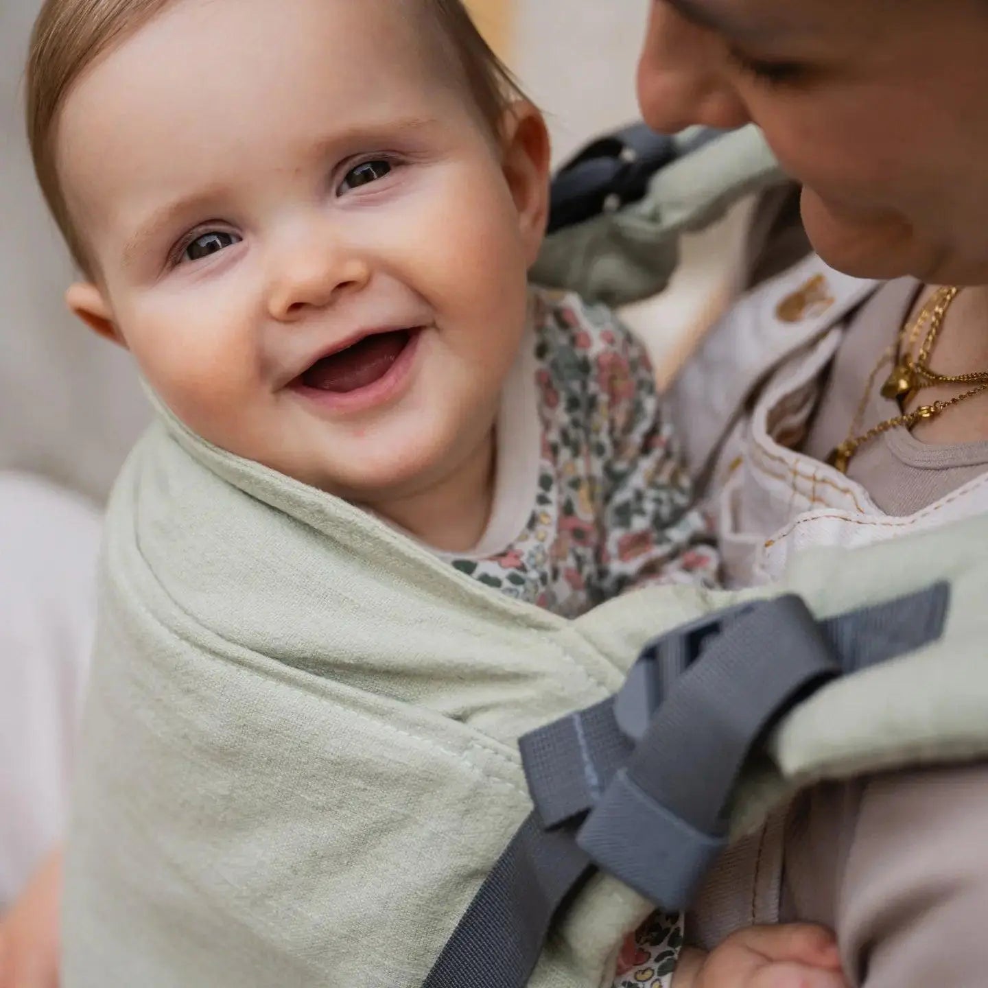 Boba X Adjustable Linen Carrier - Willow Green