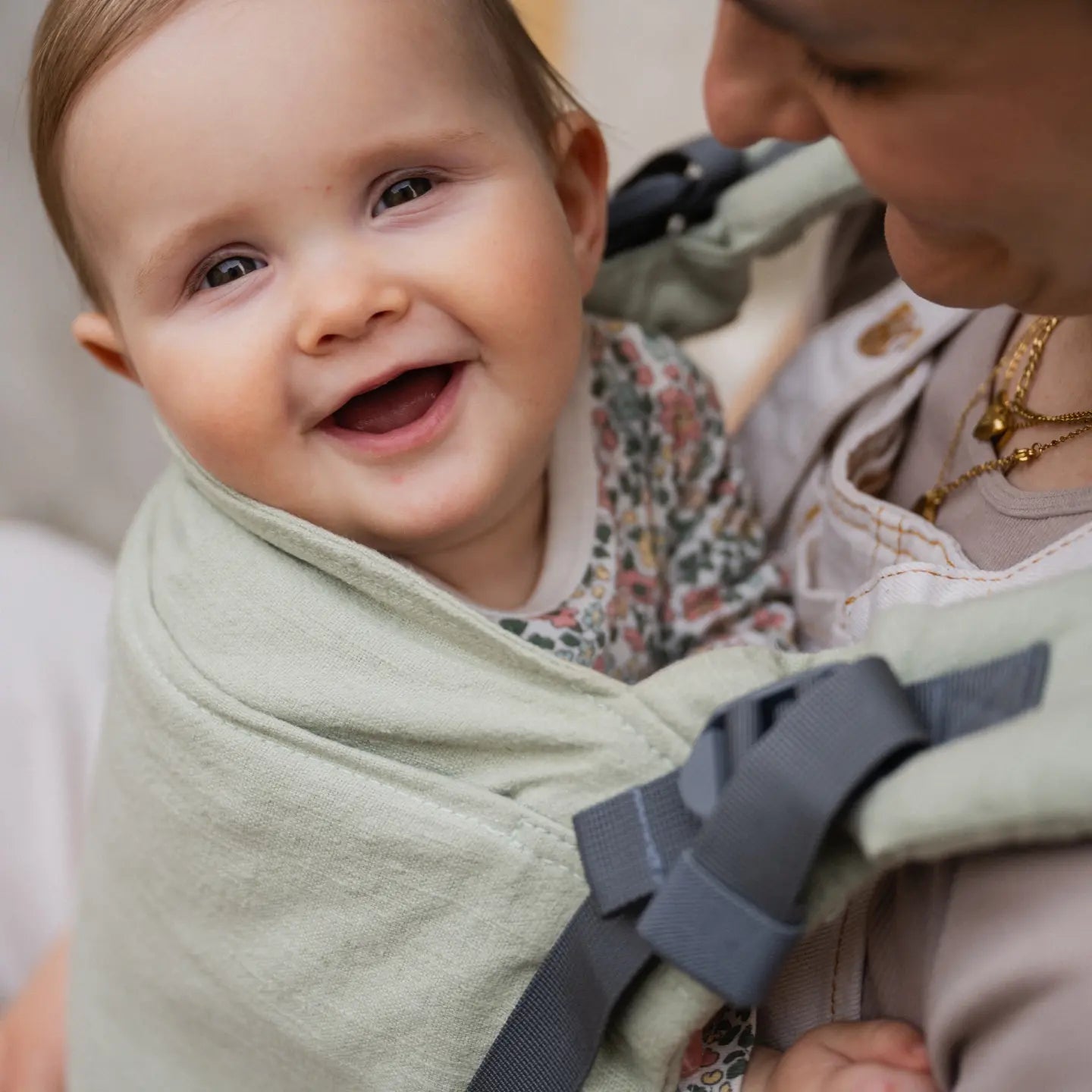 Boba X Adjustable Linen Carrier - Willow Green