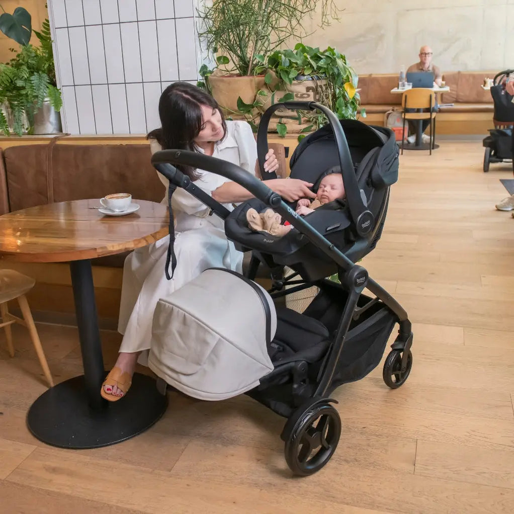 evenflo dual shift Evenflo Shyft DualRide Infant Car Seat and Stroller Combo with Carryall  Storage main image 0