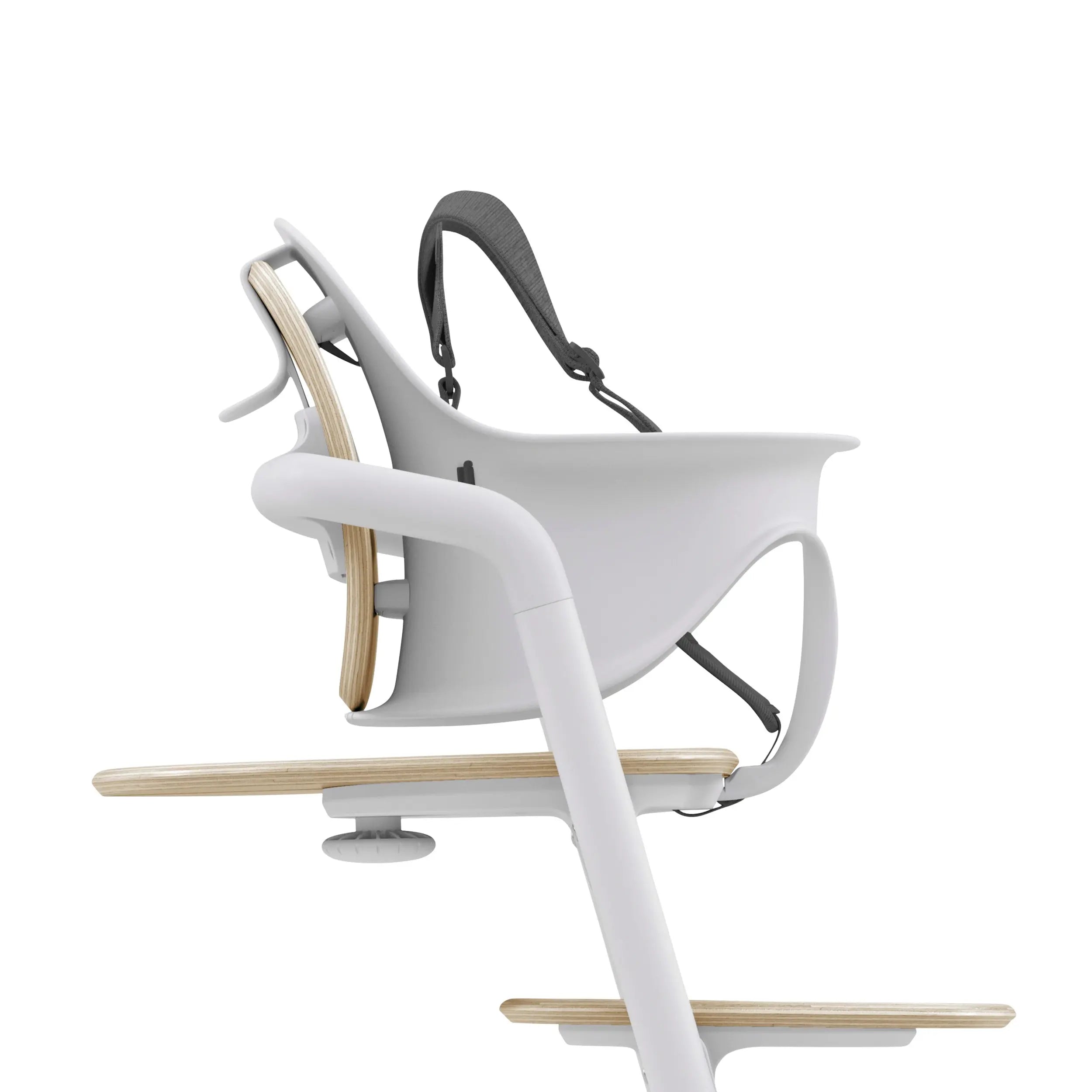 Rear detail of the CYBEX LEMO Chair, Baby Set and harness in Sand White