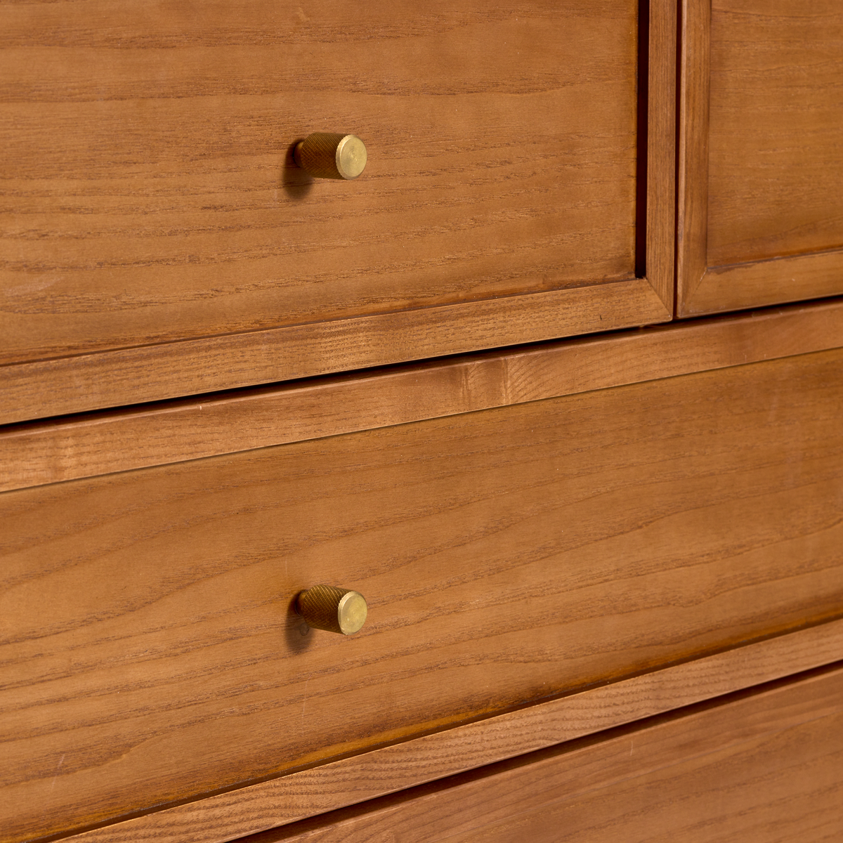 Cariboo Marlow Dresser brass knob and ash grain close-up
