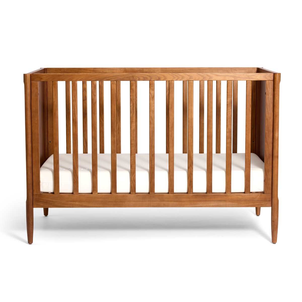Cariboo Marlow Cot with the mattress base at the higher position