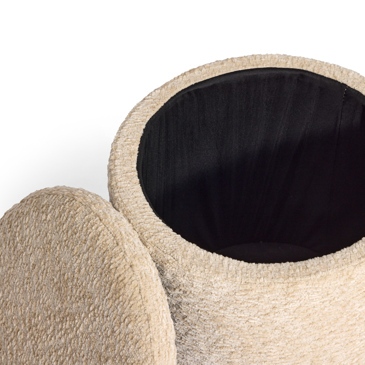 Cariboo Mylo ottoman boucle close-up