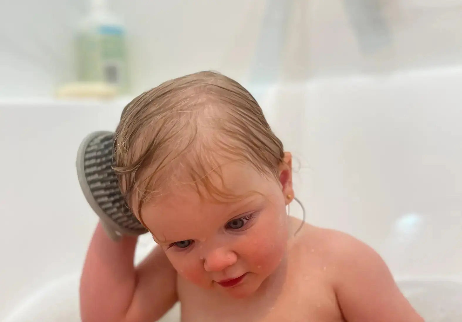 Haakaa Silicone Shampoo Brush