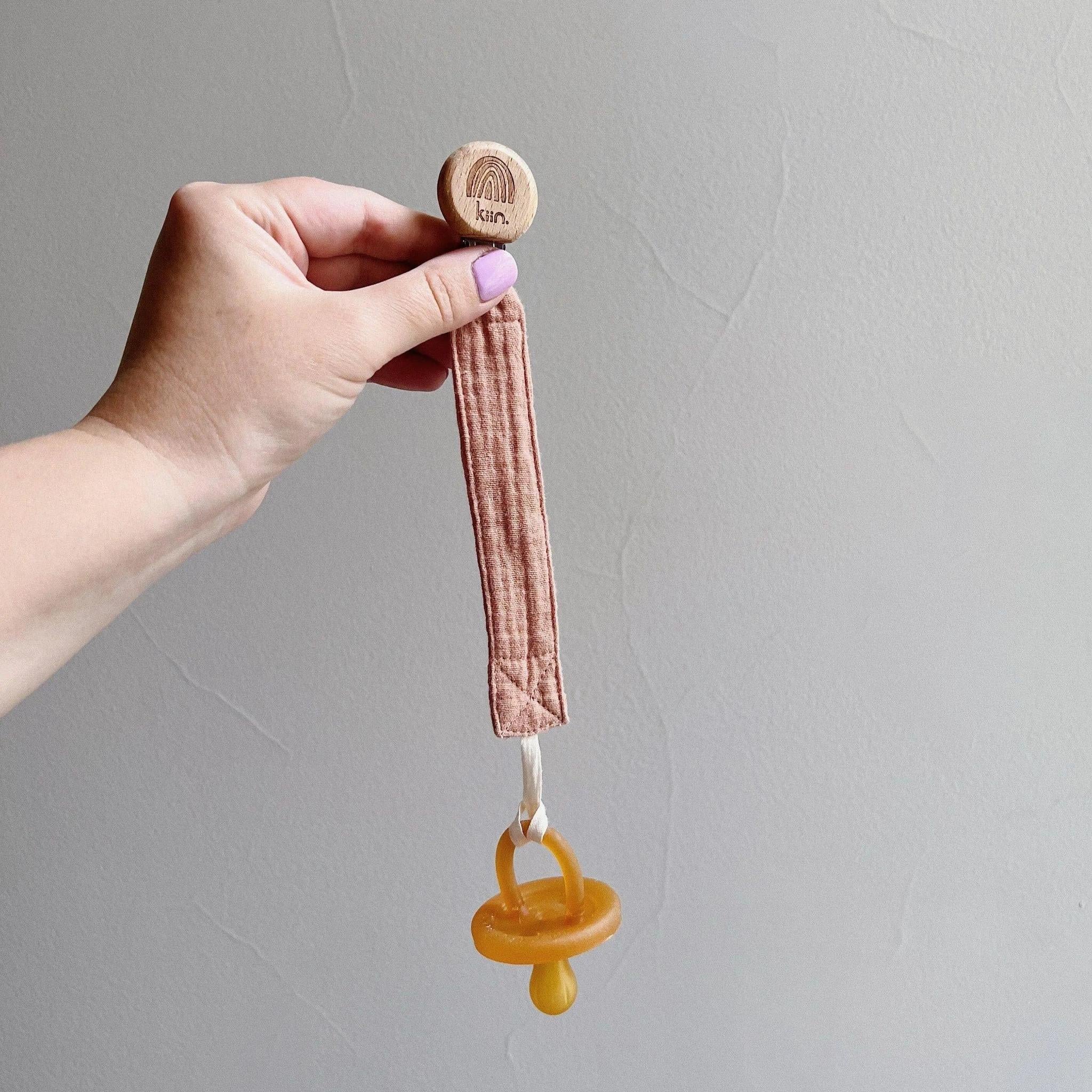 Kiin Baby Cotton Dummy Clip - Blush