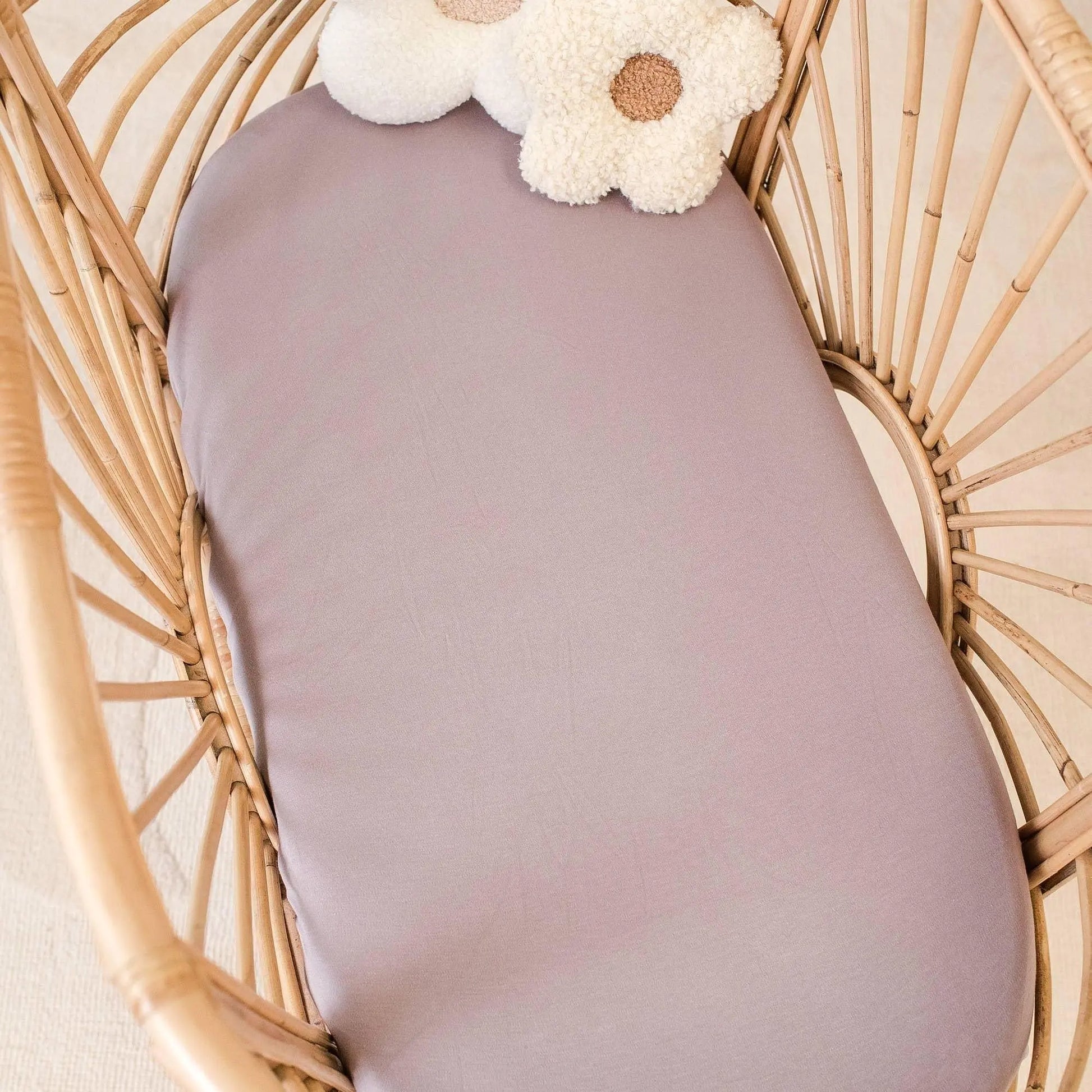 Kiin Baby Organic Change Pad/Bassinet Sheet - Rainbow Ivory Umber