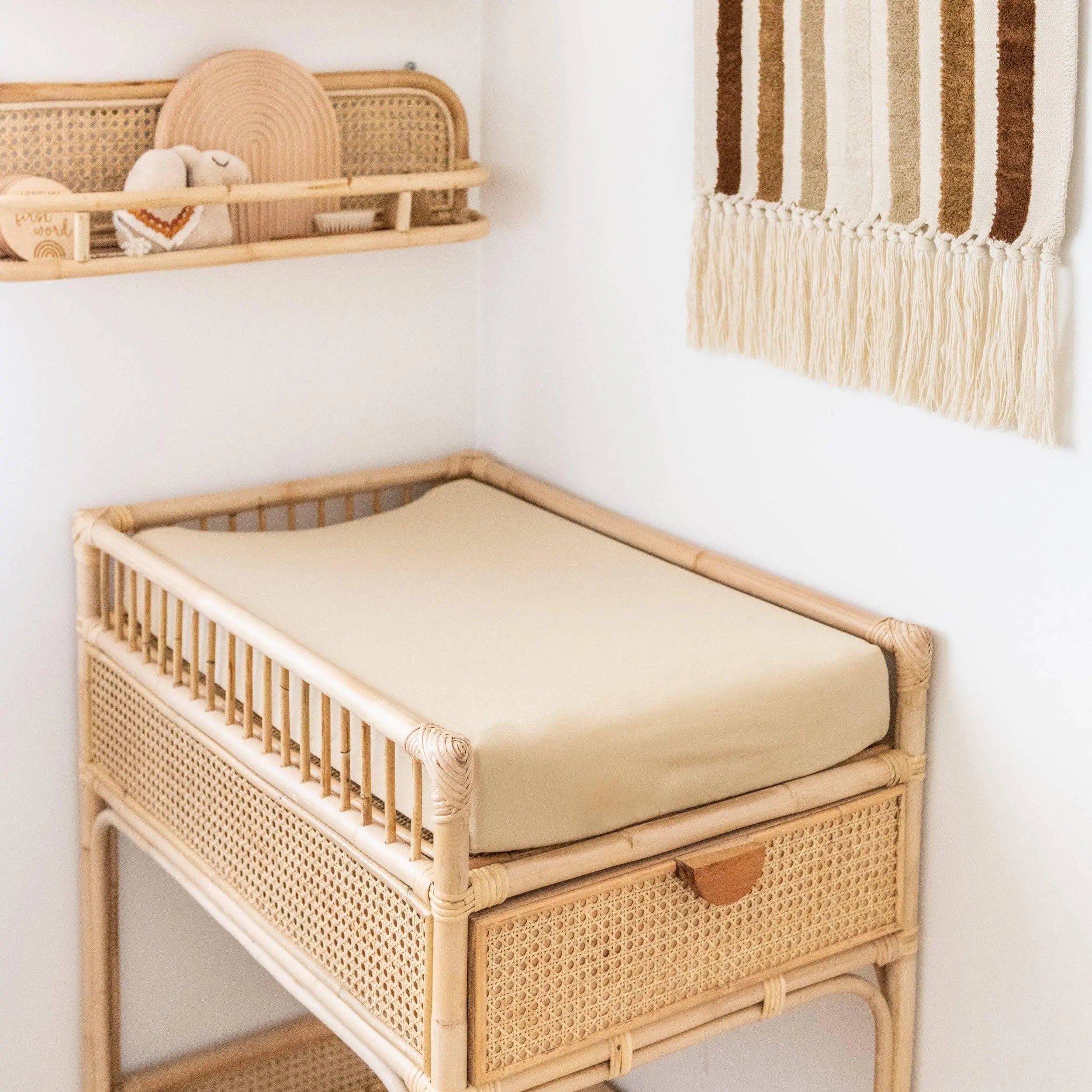 Kiin Baby Organic Change Pad/Bassinet Sheet - Rainbow Ivory Umber