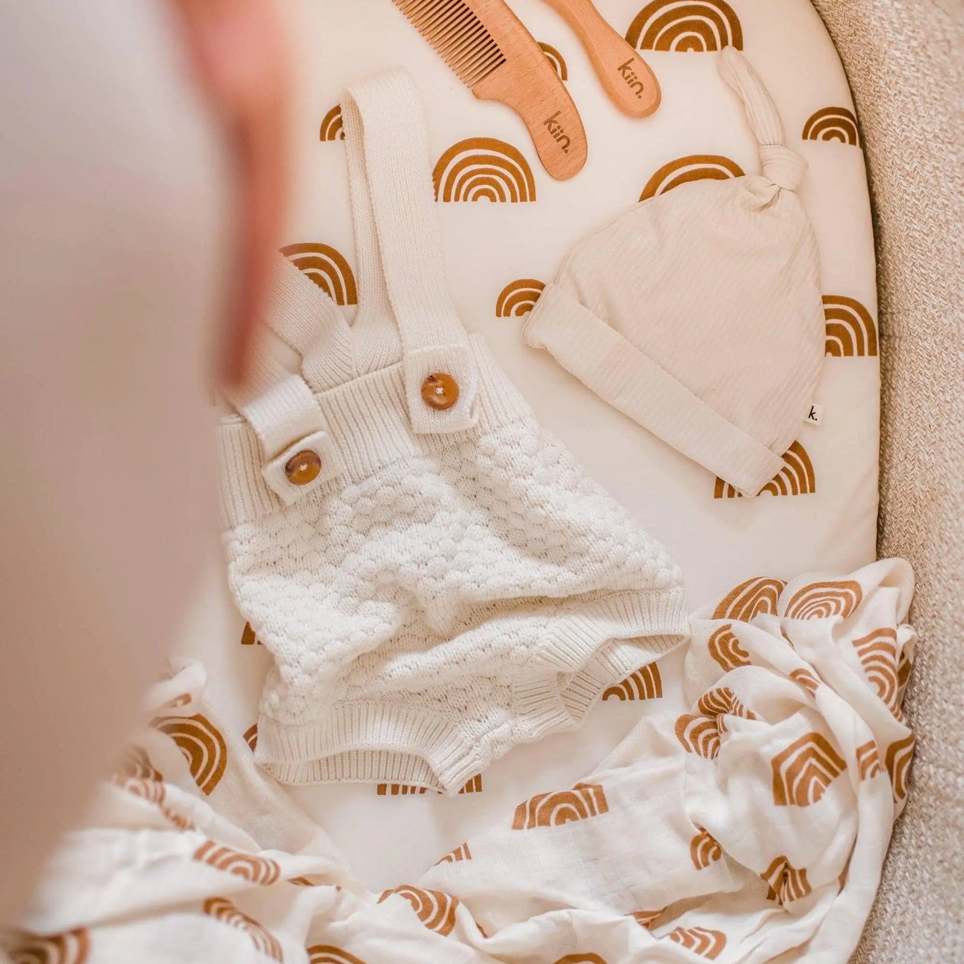 Kiin Baby Wooden Baby Brush + Comb Set