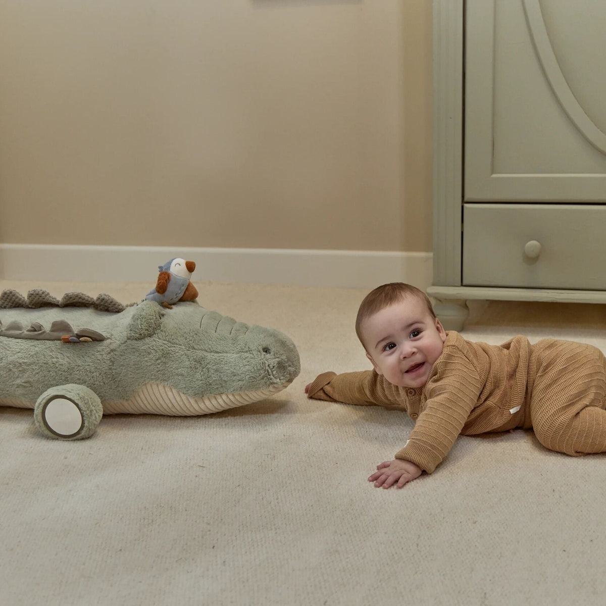 Activity Cuddle Crocodile rattling beads