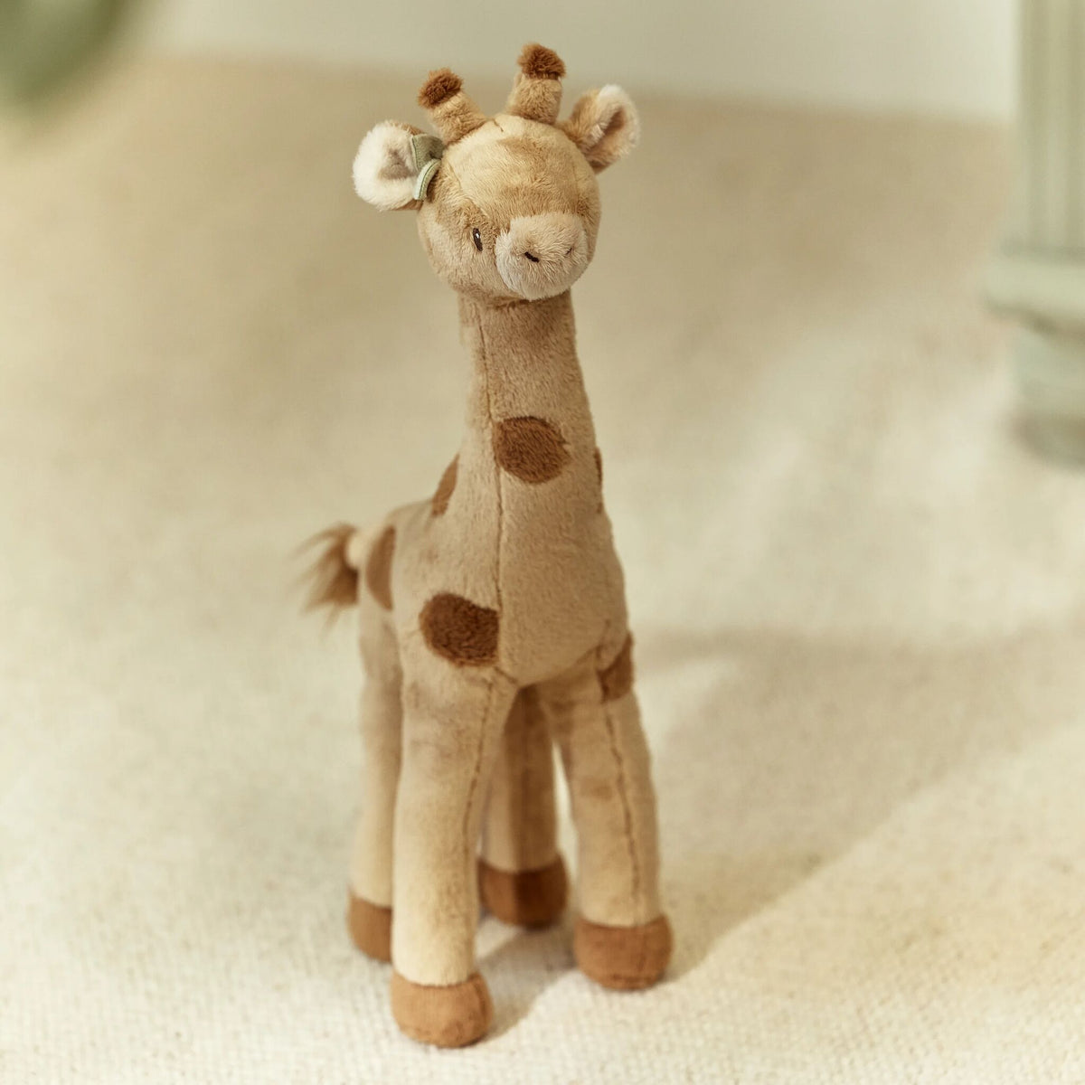 Cuddle Giraffe leaf detail