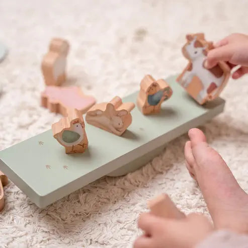 Little Dutch Little Farm Balance Game