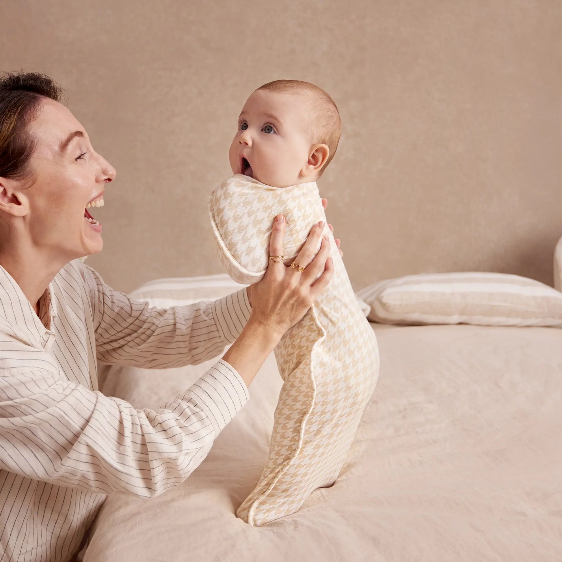 Swaddle Up™ 1.0 TOG Cotton Tan Houndstooth