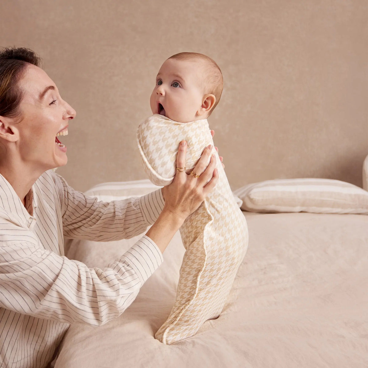 Swaddle Up™ 1.0 TOG Cotton Tan Houndstooth