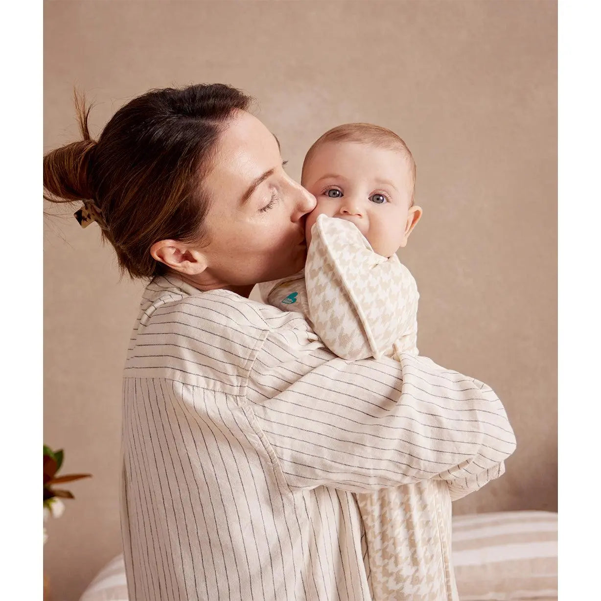 Swaddle Up™ 1.0 TOG Cotton Tan Houndstooth