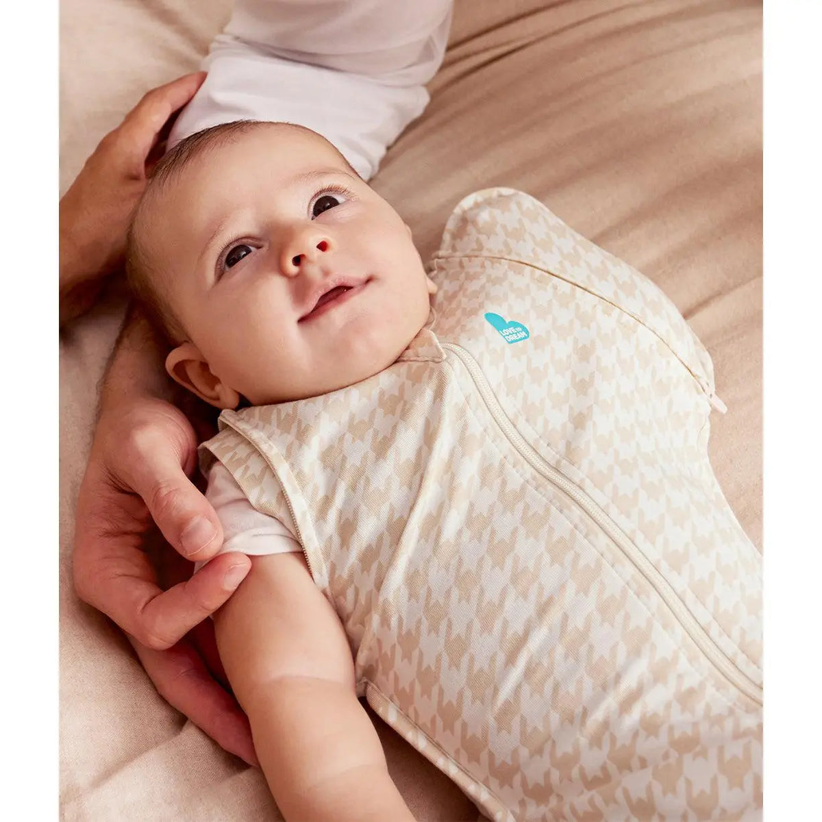 Swaddle Up™ Transition Bag 1.0 TOG Cotton Tan Houndstooth