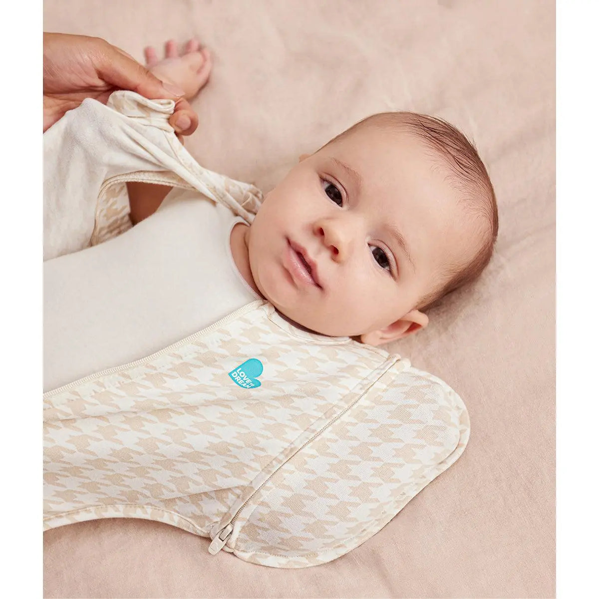 Swaddle Up™ Transition Bag 1.0 TOG Cotton Tan Houndstooth