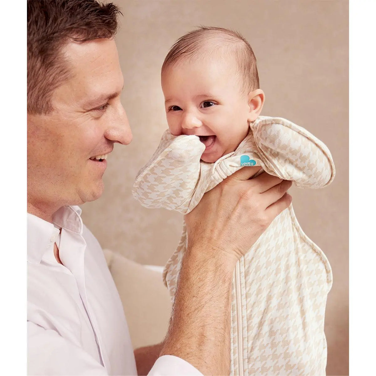 Swaddle Up™ Transition Bag 1.0 TOG Cotton Tan Houndstooth