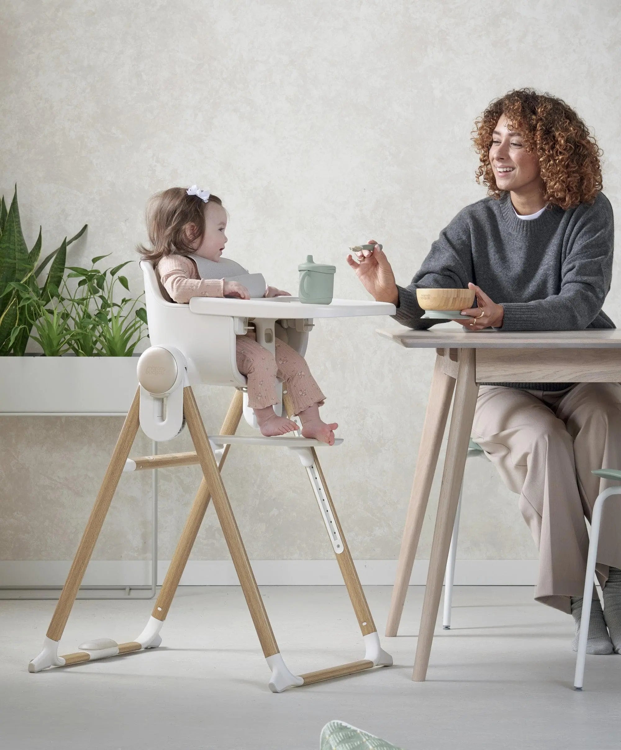 Mamas & Papas Eno Highchair & Eno Highchair Cushion Bundle