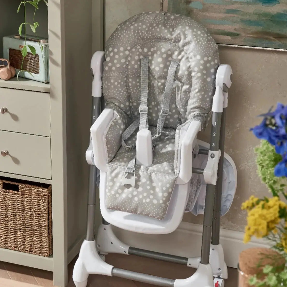 Mamas & Papas Snax Adjustable Highchair with Removable Tray - Grey Spot