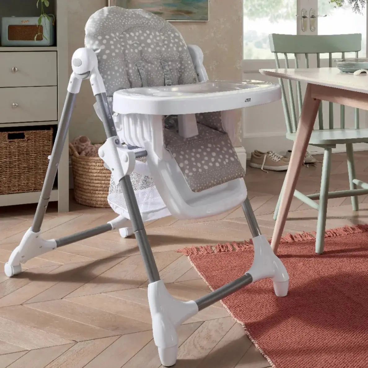 Mamas & Papas Snax Adjustable Highchair with Removable Tray - Grey Spot