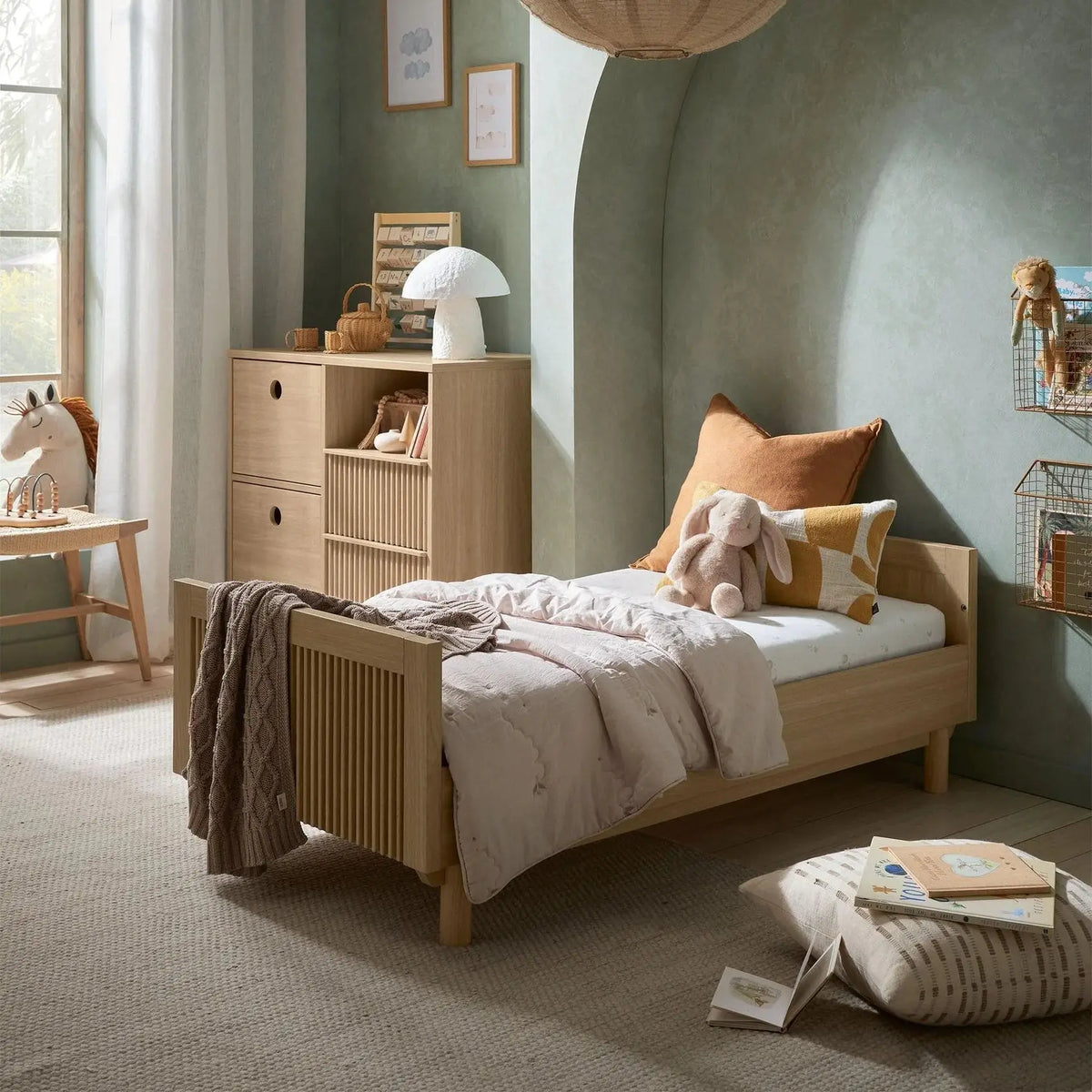 Mamas & Papas Oska 5 Piece Set with Cotbed, Dresser Changer, Mattress, Fitted Sheets & Mattress Protector  