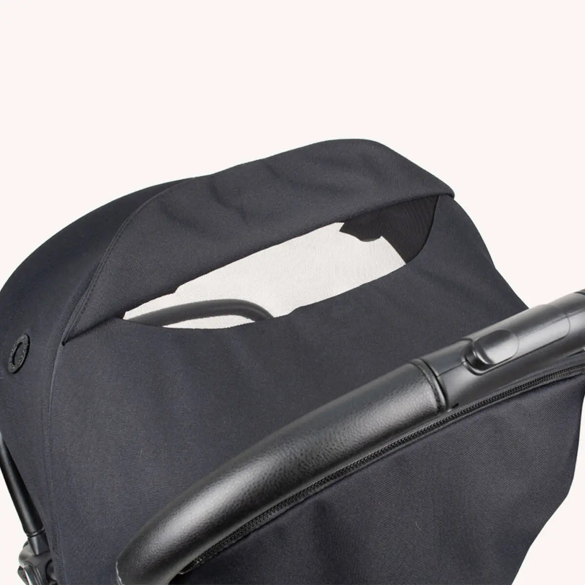 Maxi Cosi Leya peek-a-boo window with magnet, Essential Black