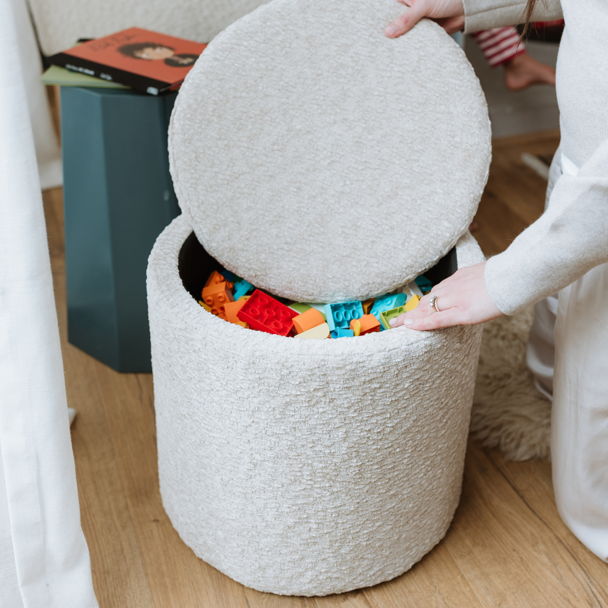 Cariboo Mylo ottoman storing toys