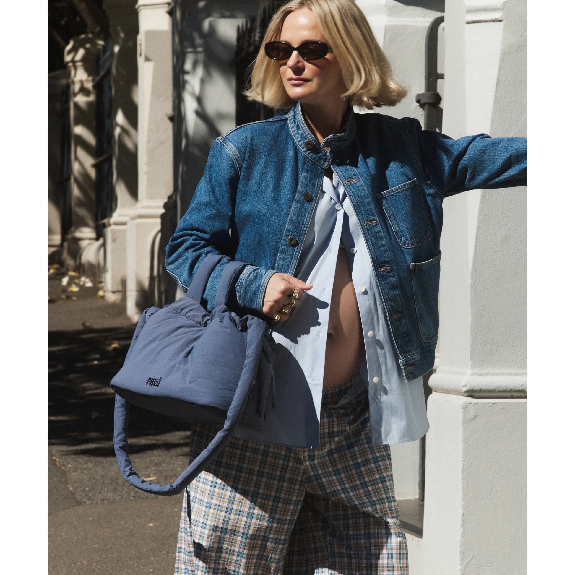 Philé Pram Caddy in Blue, adjustable strap detail
