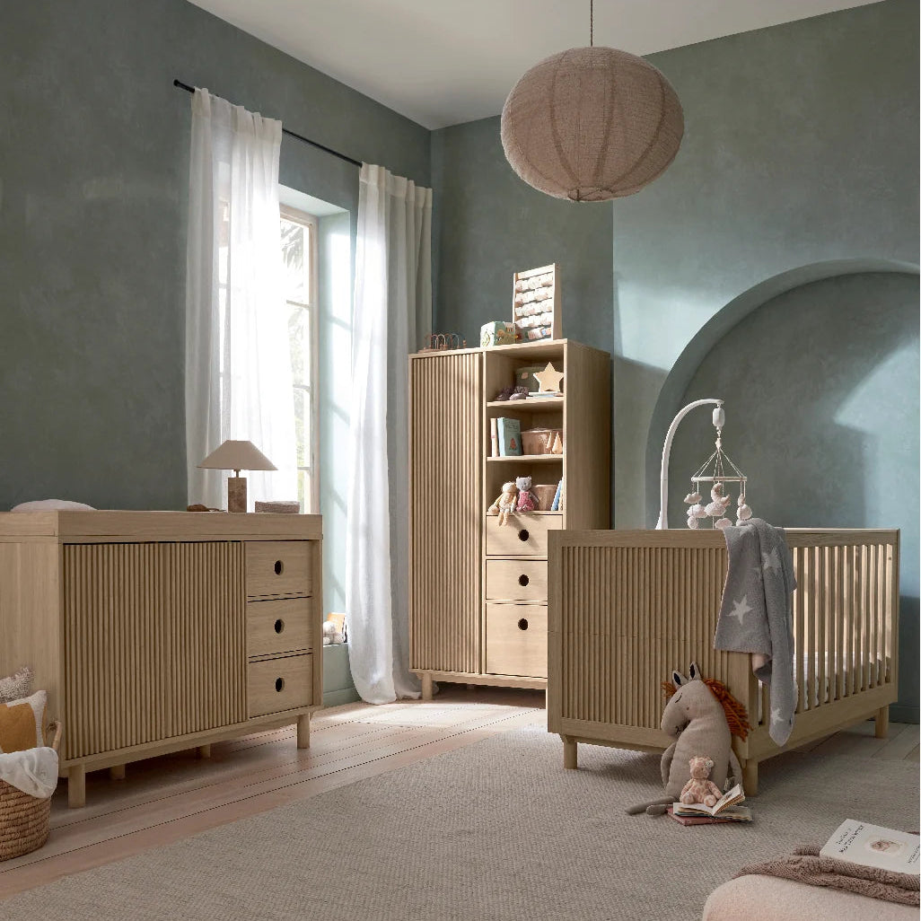 Mamas & Papas Oska 5 Piece Set with Cotbed, Dresser Changer, Mattress, Fitted Sheets & Mattress Protector